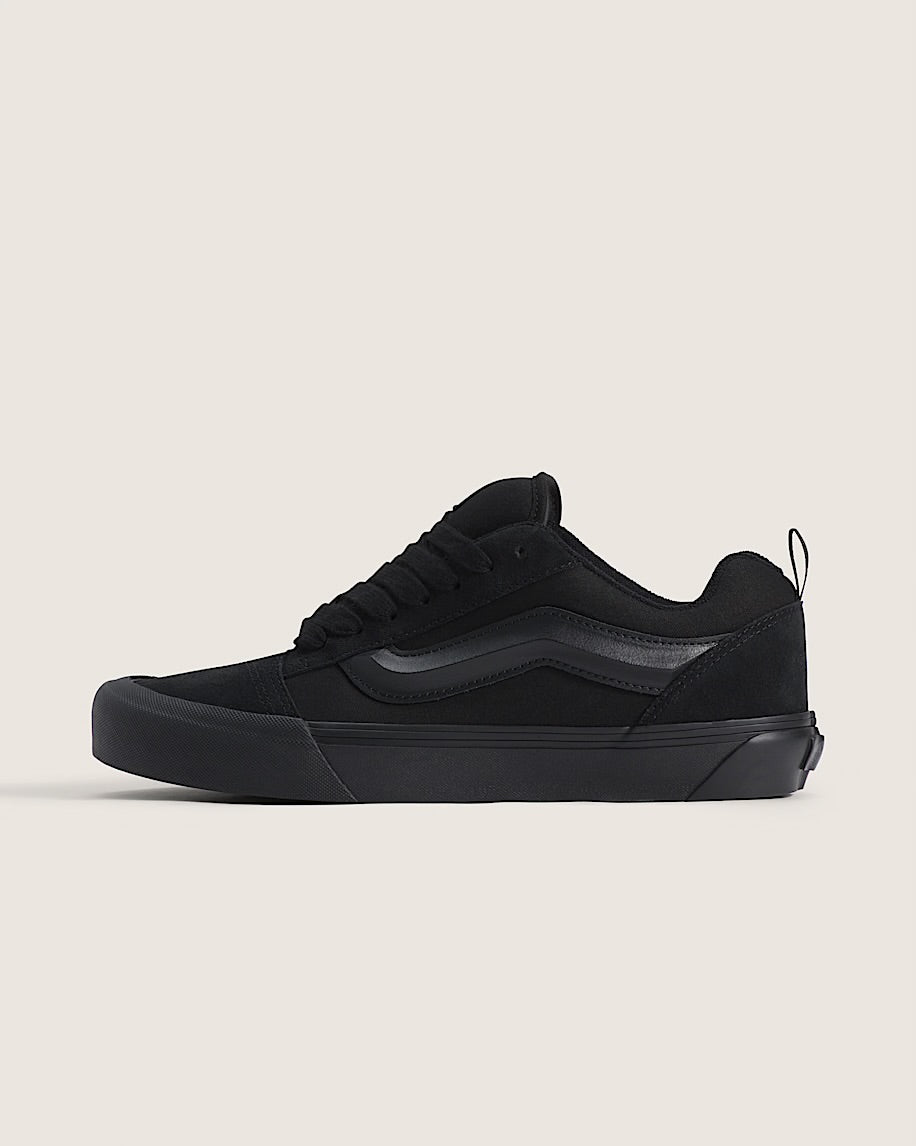 Knu skool vans all black